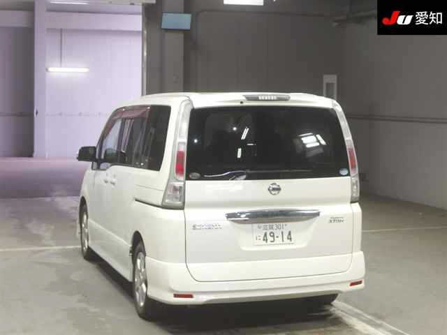 NISSAN SERENA 2010