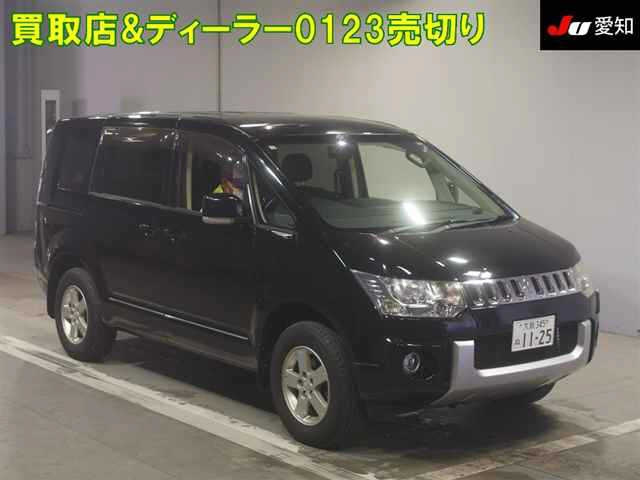 MITSUBISHI DELICA D5 2011