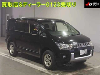 MITSUBISHI DELICA D5 2011