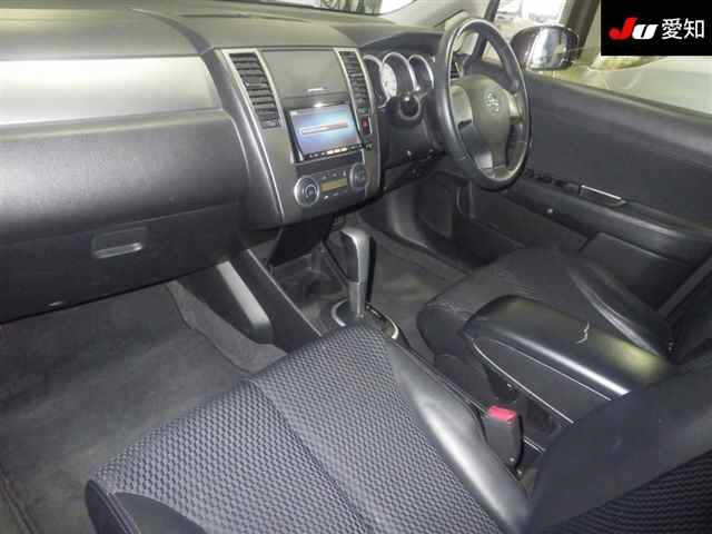 NISSAN TIIDA 2012