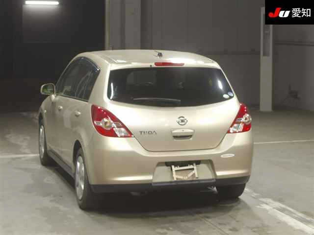 NISSAN TIIDA 2010