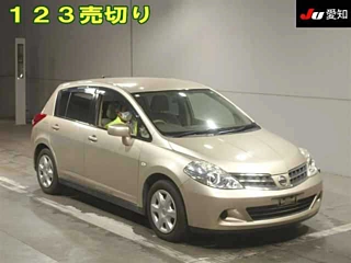 NISSAN TIIDA 2010