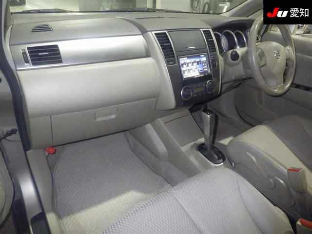 NISSAN TIIDA 2010