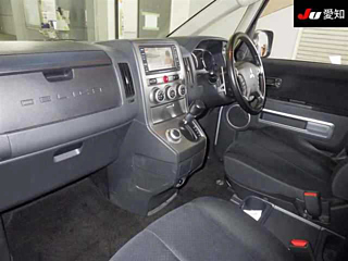 MITSUBISHI DELICA D5 2011