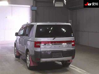 MITSUBISHI DELICA D5 2011