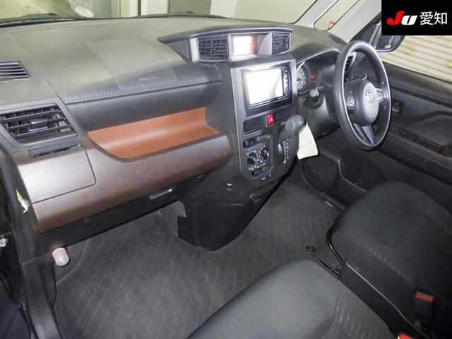 TOYOTA ROOMY 2017