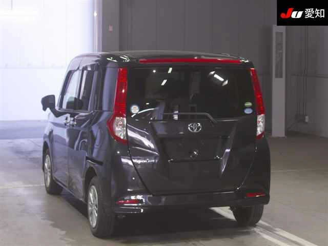 TOYOTA ROOMY 2017