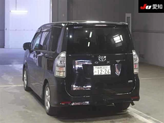 TOYOTA VOXY 2011