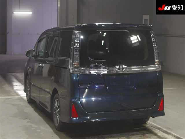 TOYOTA VOXY 2015