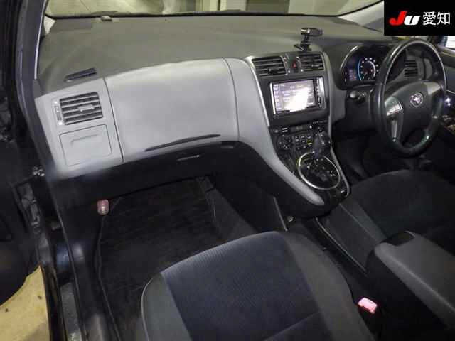 TOYOTA MARK X ZIO 2012