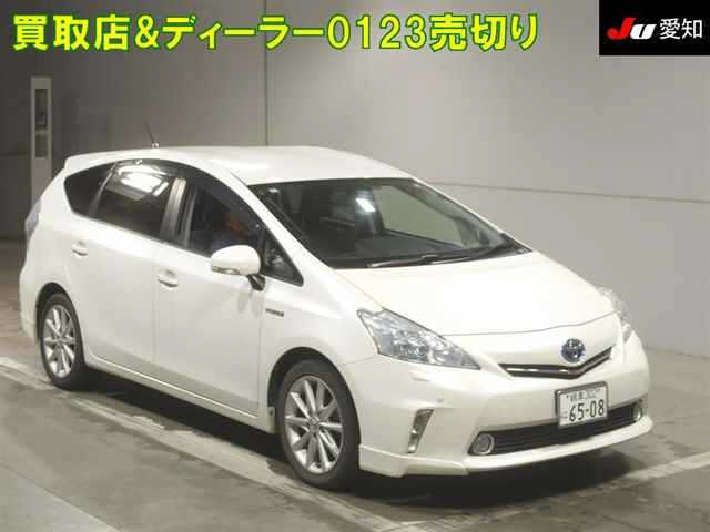 TOYOTA PRIUS ALPHA 2011