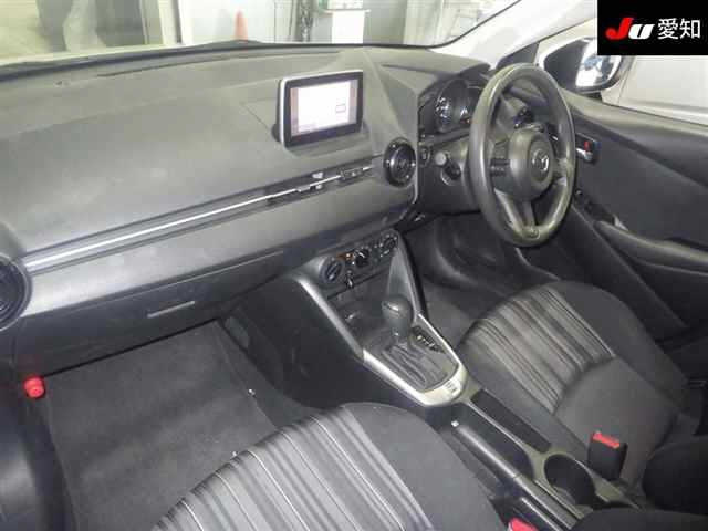 MAZDA DEMIO 2016
