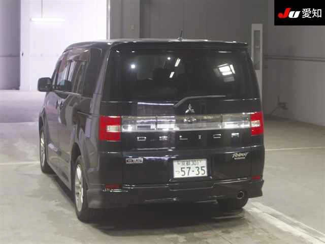 MITSUBISHI DELICA D5 2009