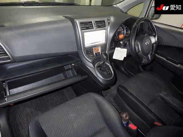 TOYOTA RACTIS 2013