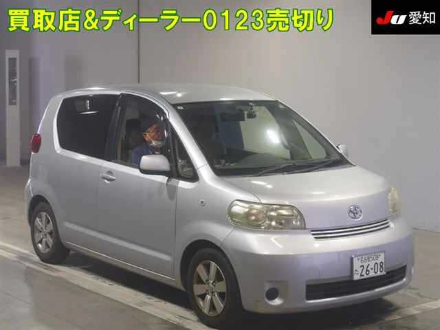 TOYOTA PORTE 2011