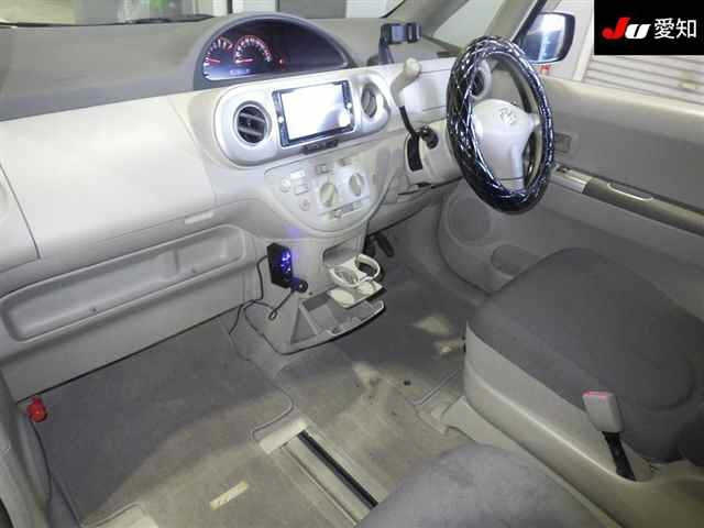 TOYOTA PORTE 2011