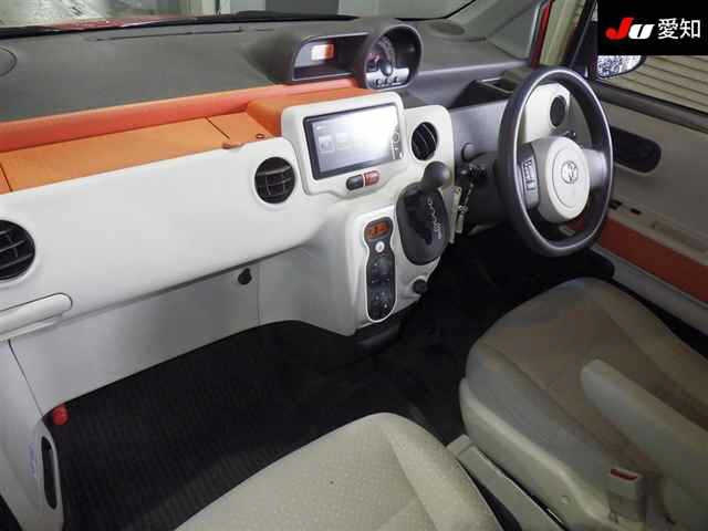 TOYOTA PORTE 2013