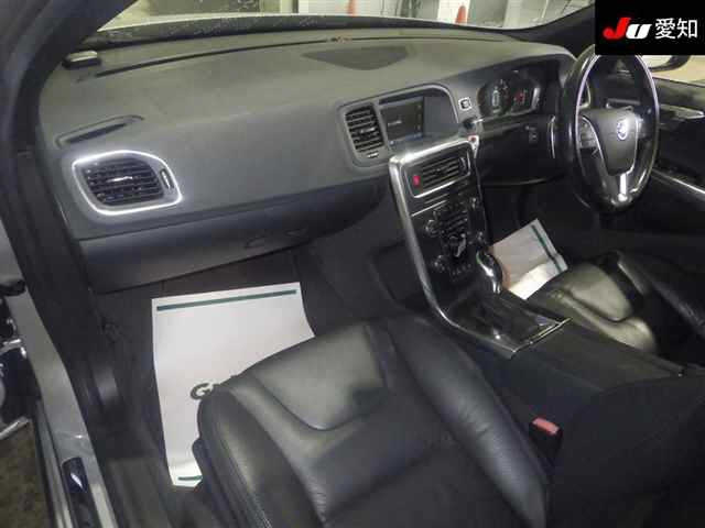 VOLVO V60 2014