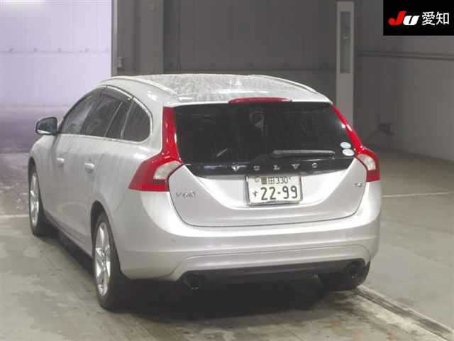 VOLVO V60 2014