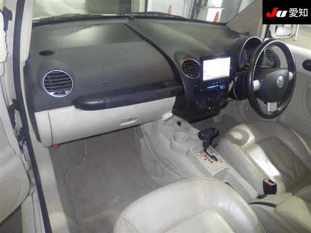 VOLKSWAGEN NEW BEETLE 2008
