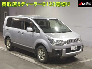 MITSUBISHI DELICA D5 2015