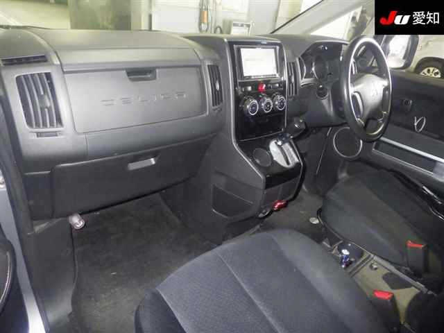 MITSUBISHI DELICA D5 2015