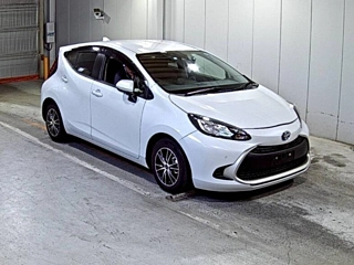 TOYOTA AQUA 2023