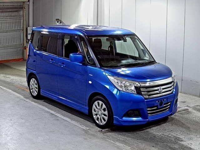 MITSUBISHI DELICA D2 2020