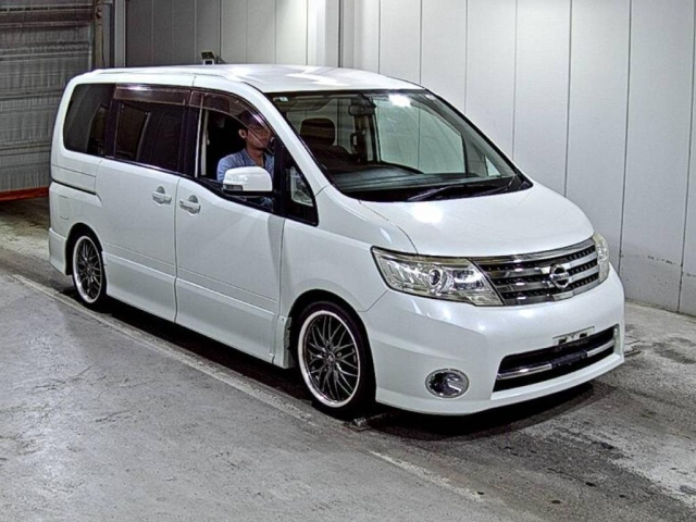 NISSAN SERENA 2009