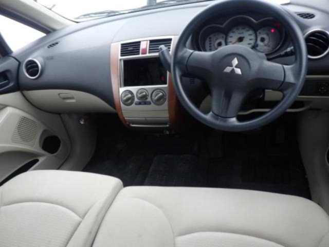 MITSUBISHI COLT 2010