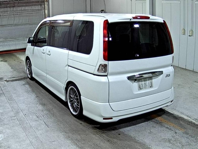 NISSAN SERENA 2009