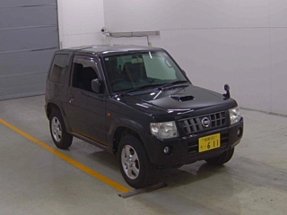 NISSAN KIX 2010