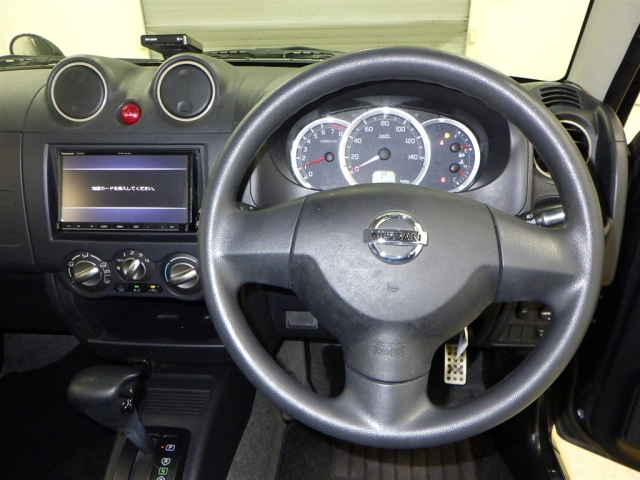NISSAN KIX 2010