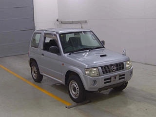 NISSAN KIX 2010
