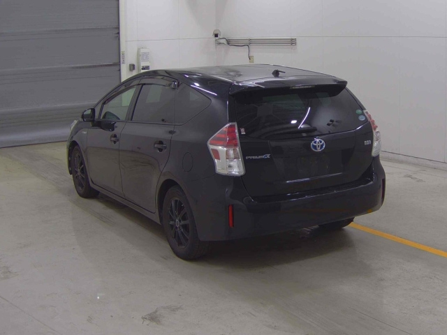 TOYOTA PRIUS ALPHA 2015