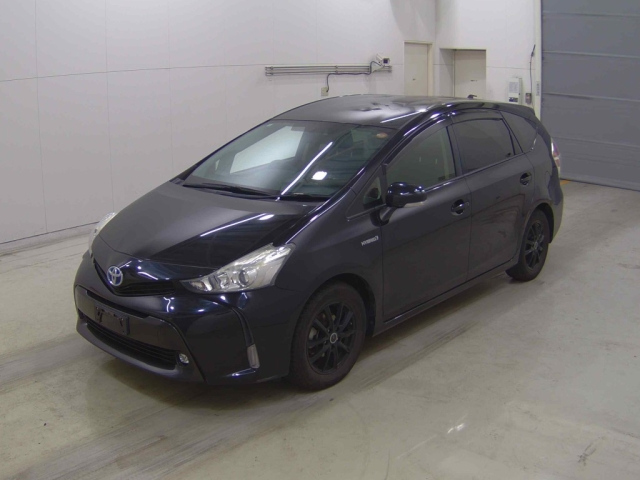 TOYOTA PRIUS ALPHA 2015