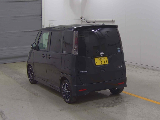 NISSAN ROOX 2010