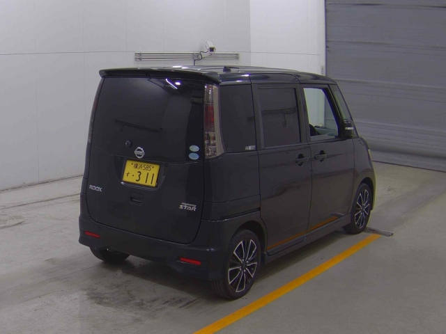 NISSAN ROOX 2010