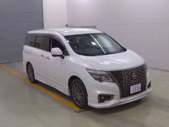 NISSAN ELGRAND 2022