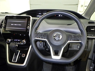 NISSAN SERENA 2017