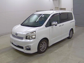 TOYOTA VOXY 2011