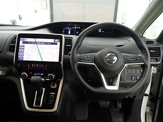 NISSAN SERENA 2018
