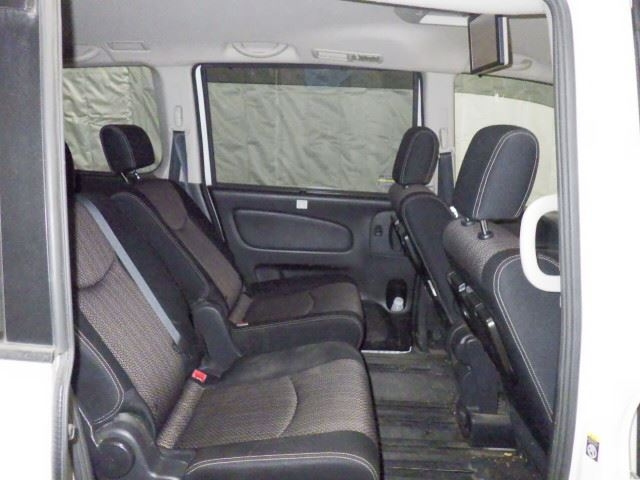 NISSAN SERENA 2015