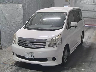 TOYOTA NOAH 2012