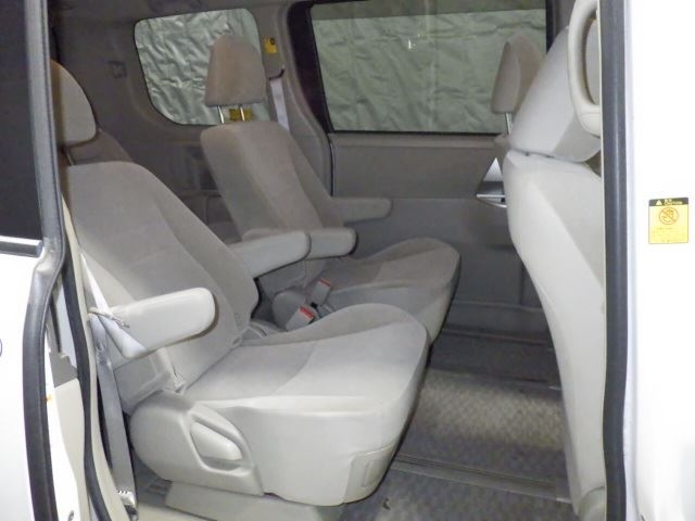 TOYOTA NOAH 2012