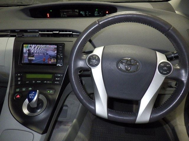 TOYOTA PRIUS 2011