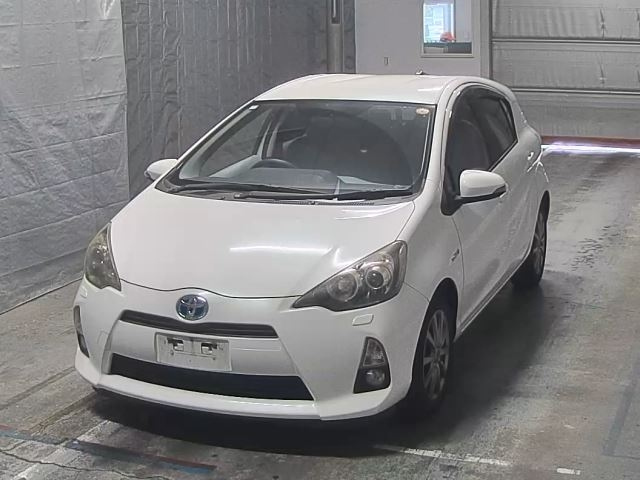 TOYOTA AQUA 2012