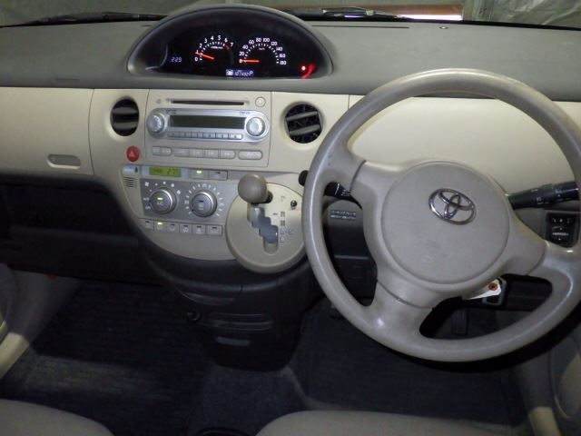 TOYOTA SIENTA 2008