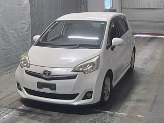 TOYOTA RACTIS 2011