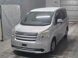 TOYOTA NOAH 2009